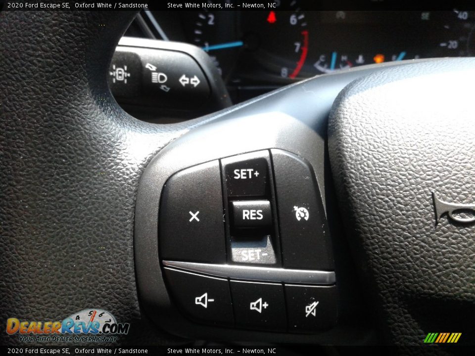 2020 Ford Escape SE Oxford White / Sandstone Photo #16