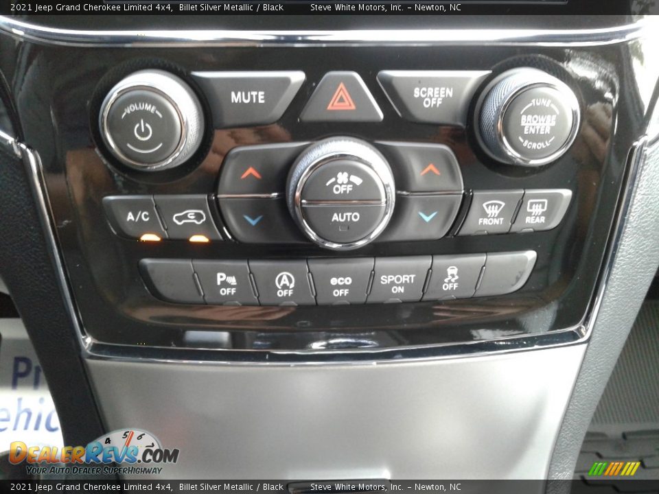 Controls of 2021 Jeep Grand Cherokee Limited 4x4 Photo #26