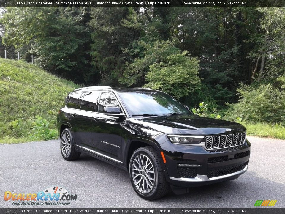 Front 3/4 View of 2021 Jeep Grand Cherokee L Summit Reserve 4x4 Photo #4