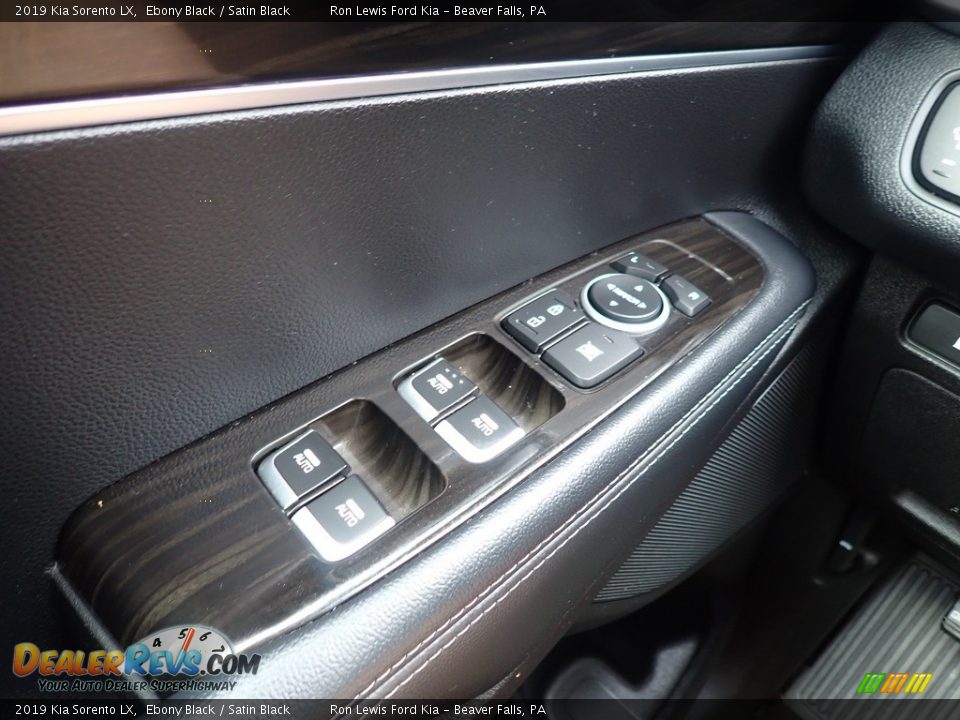 2019 Kia Sorento LX Ebony Black / Satin Black Photo #24