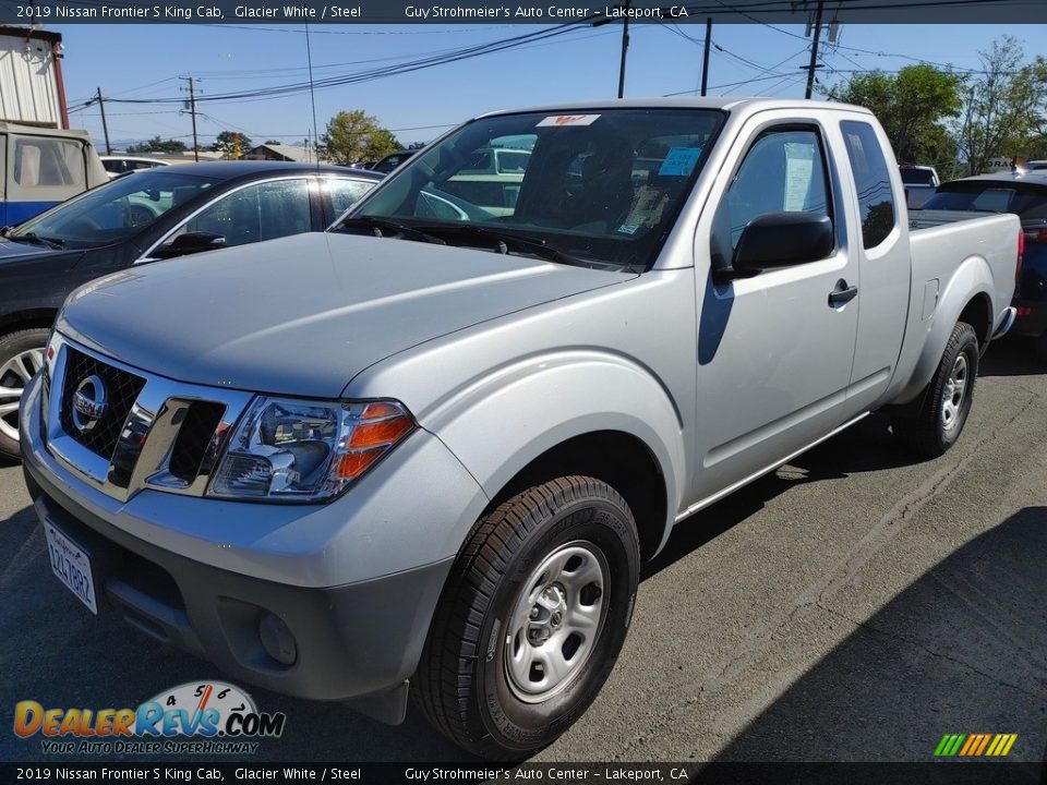 Front 3/4 View of 2019 Nissan Frontier S King Cab Photo #3