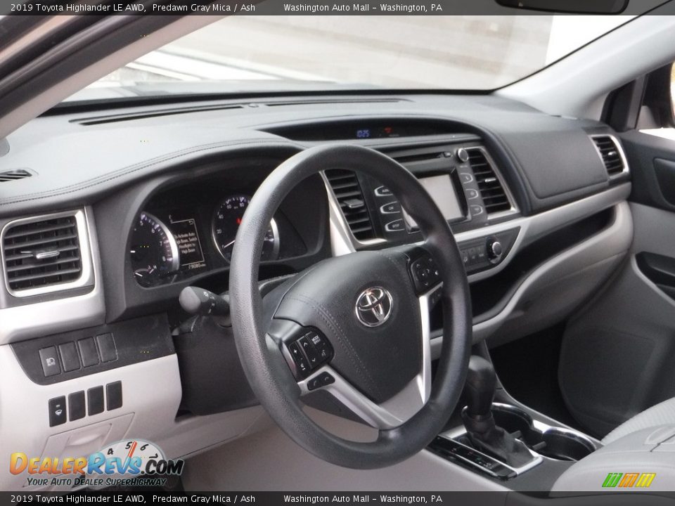 2019 Toyota Highlander LE AWD Predawn Gray Mica / Ash Photo #18