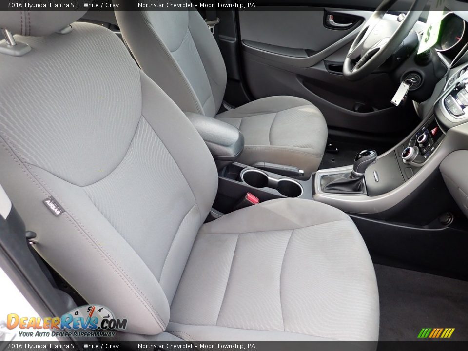 2016 Hyundai Elantra SE White / Gray Photo #14