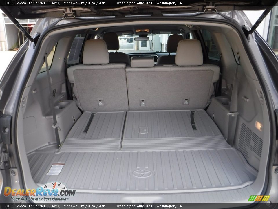 2019 Toyota Highlander LE AWD Predawn Gray Mica / Ash Photo #26