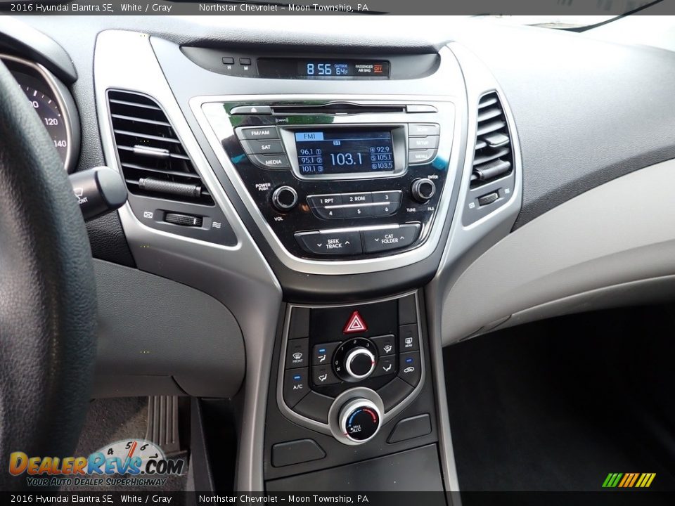 2016 Hyundai Elantra SE White / Gray Photo #28