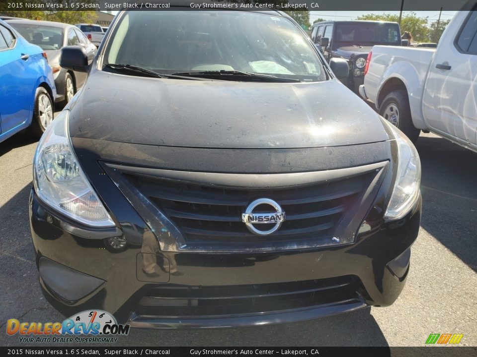 2015 Nissan Versa 1.6 S Sedan Super Black / Charcoal Photo #2