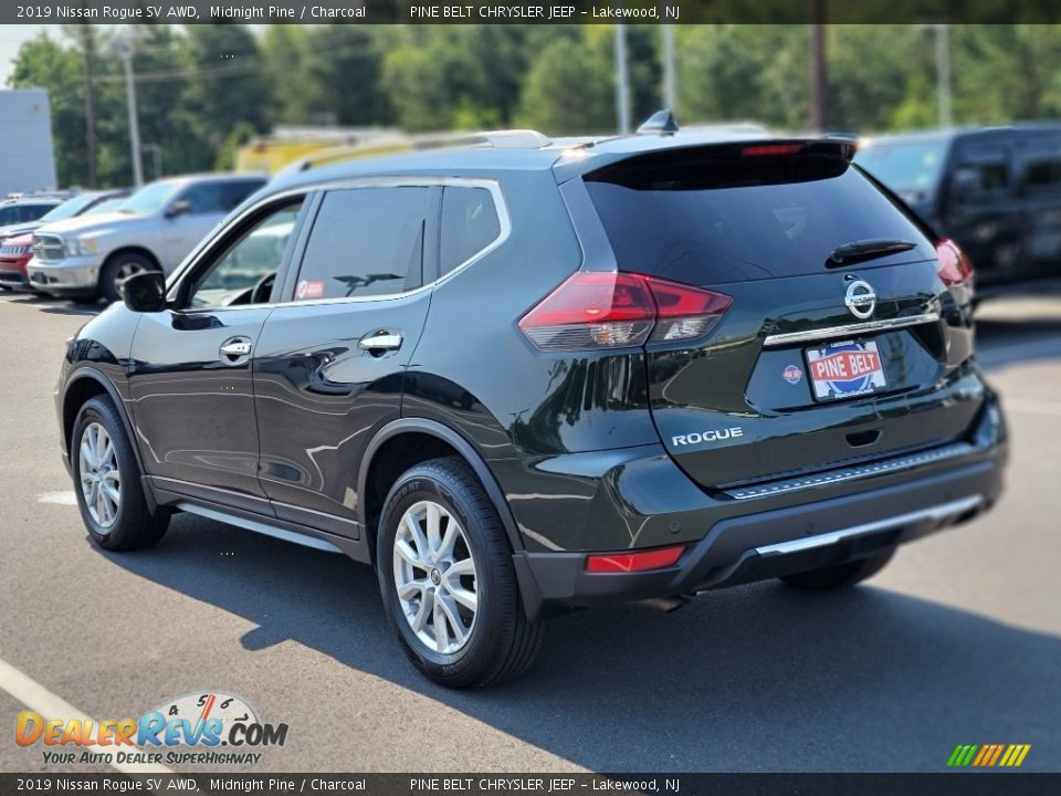 2019 Nissan Rogue SV AWD Midnight Pine / Charcoal Photo #18