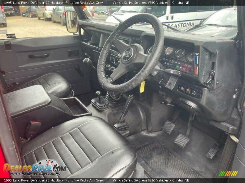Controls of 1995 Land Rover Defender 90 Hardtop Photo #4