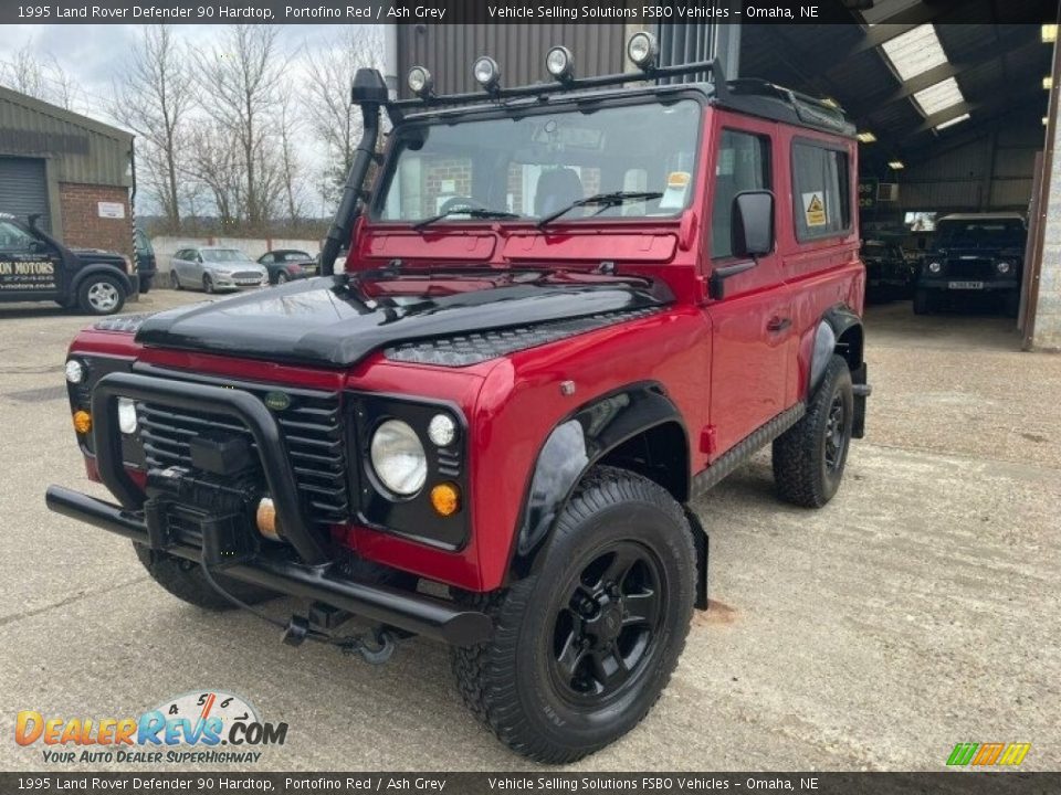 Front 3/4 View of 1995 Land Rover Defender 90 Hardtop Photo #7