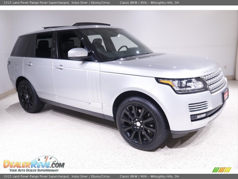 Front 3/4 View of 2015 Land Rover Range Rover Supercharged Photo #1