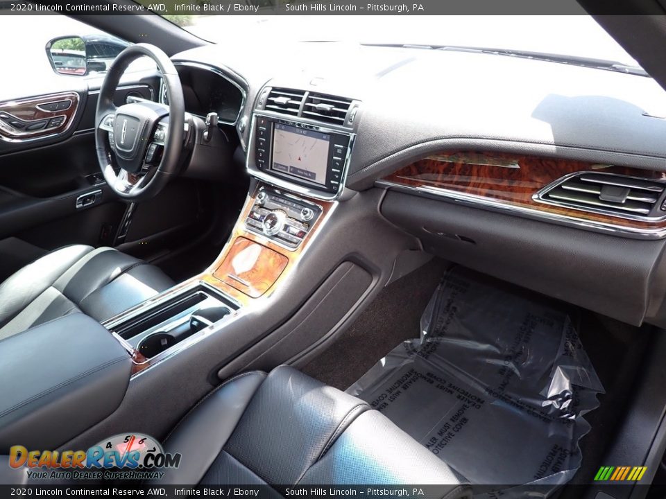 Dashboard of 2020 Lincoln Continental Reserve AWD Photo #12