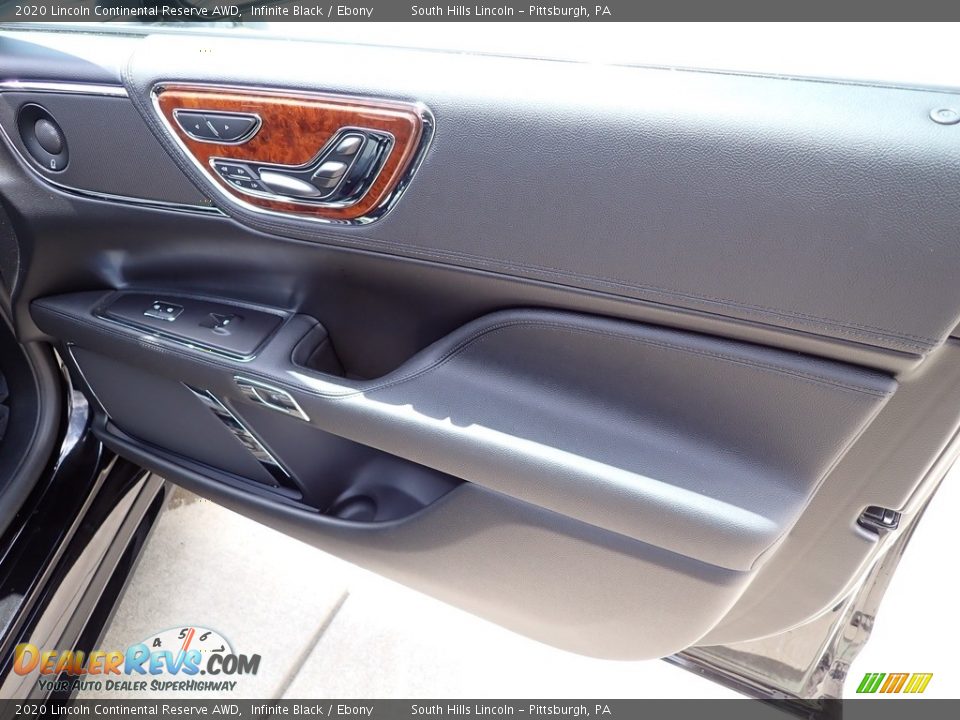Door Panel of 2020 Lincoln Continental Reserve AWD Photo #13