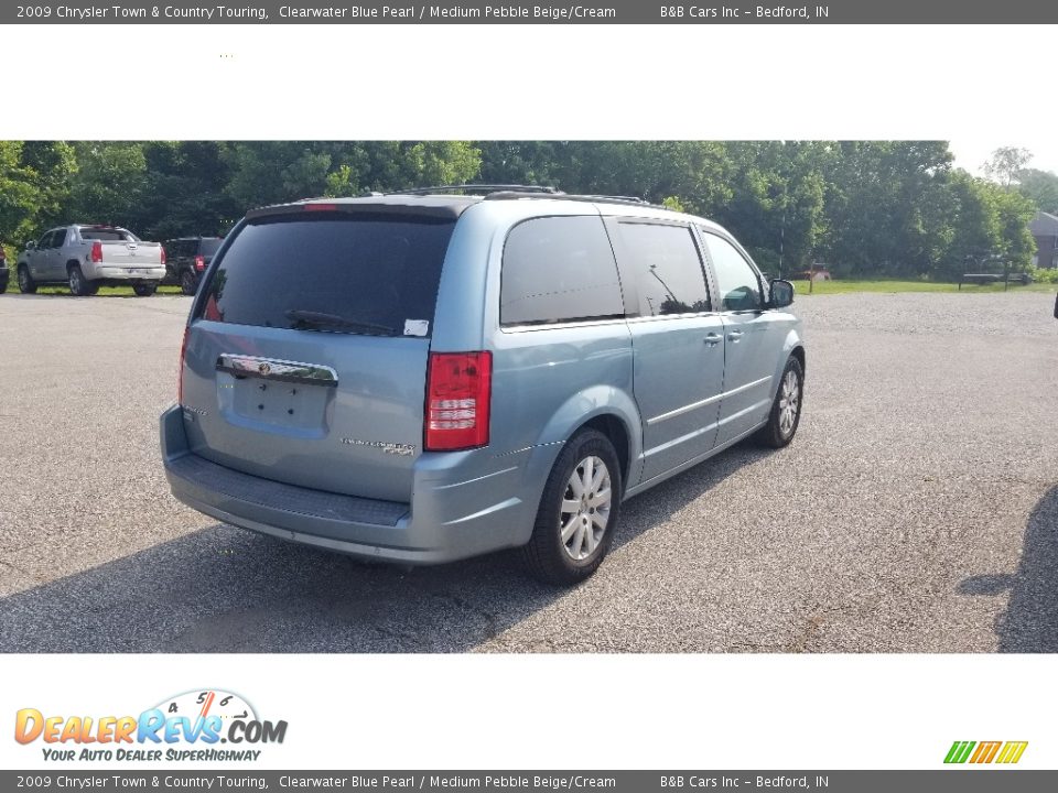 2009 Chrysler Town & Country Touring Clearwater Blue Pearl / Medium Pebble Beige/Cream Photo #5