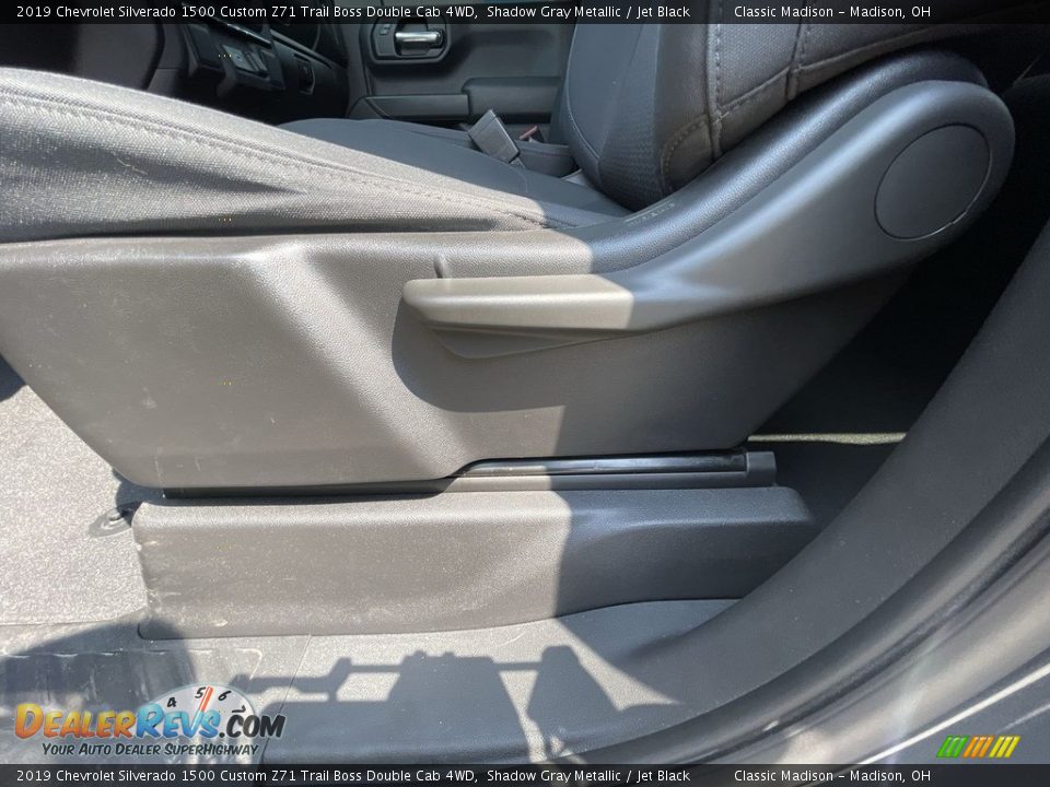 2019 Chevrolet Silverado 1500 Custom Z71 Trail Boss Double Cab 4WD Shadow Gray Metallic / Jet Black Photo #4