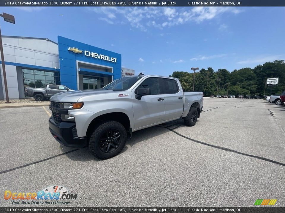 2019 Chevrolet Silverado 1500 Custom Z71 Trail Boss Crew Cab 4WD Silver Ice Metallic / Jet Black Photo #1