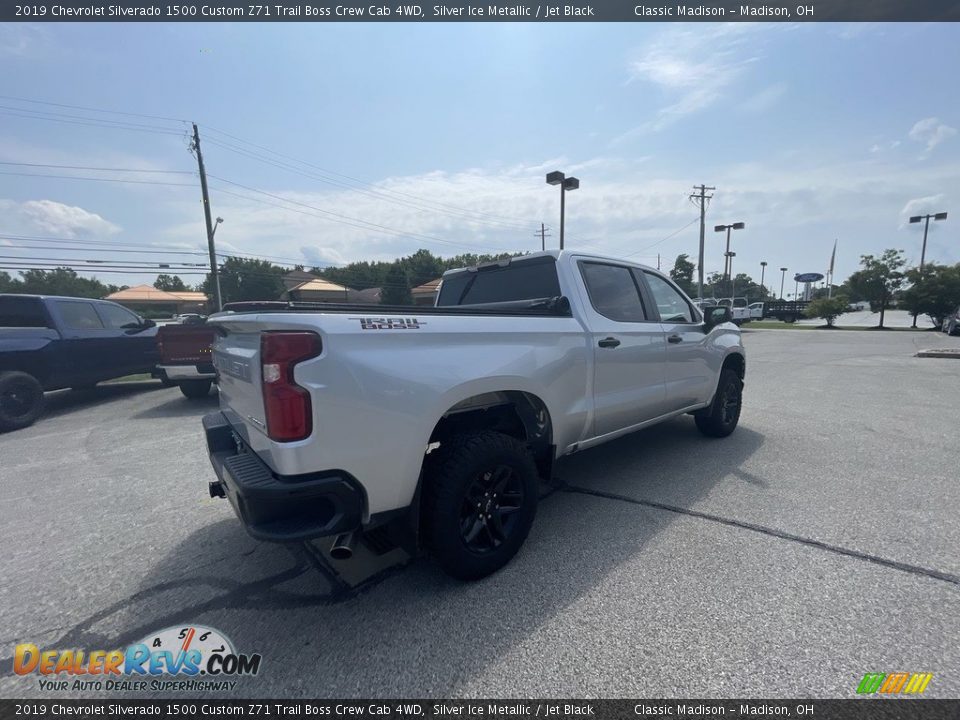 2019 Chevrolet Silverado 1500 Custom Z71 Trail Boss Crew Cab 4WD Silver Ice Metallic / Jet Black Photo #3