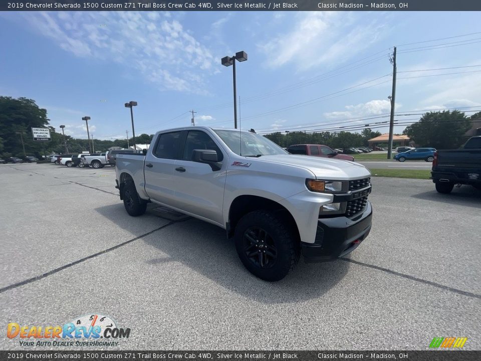 2019 Chevrolet Silverado 1500 Custom Z71 Trail Boss Crew Cab 4WD Silver Ice Metallic / Jet Black Photo #4
