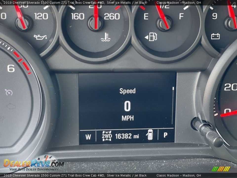 2019 Chevrolet Silverado 1500 Custom Z71 Trail Boss Crew Cab 4WD Silver Ice Metallic / Jet Black Photo #10