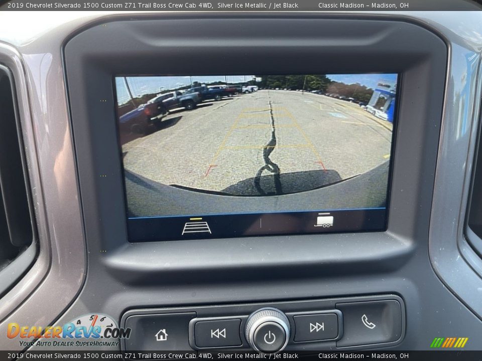 2019 Chevrolet Silverado 1500 Custom Z71 Trail Boss Crew Cab 4WD Silver Ice Metallic / Jet Black Photo #12