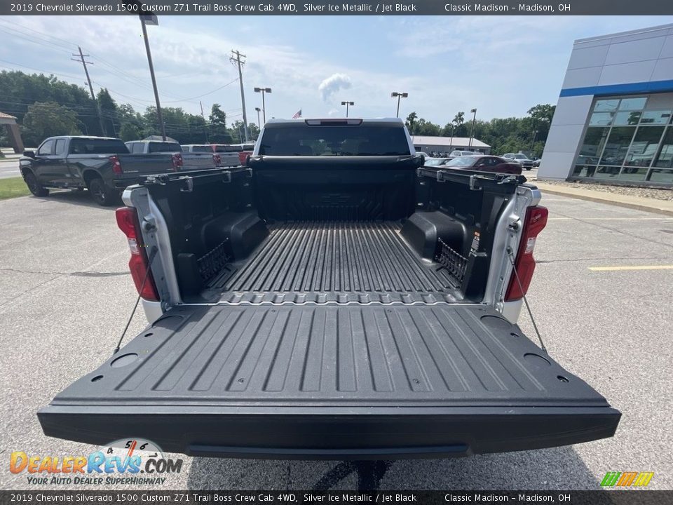 2019 Chevrolet Silverado 1500 Custom Z71 Trail Boss Crew Cab 4WD Silver Ice Metallic / Jet Black Photo #14