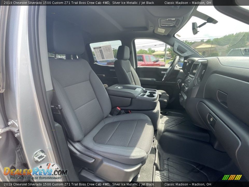 2019 Chevrolet Silverado 1500 Custom Z71 Trail Boss Crew Cab 4WD Silver Ice Metallic / Jet Black Photo #15