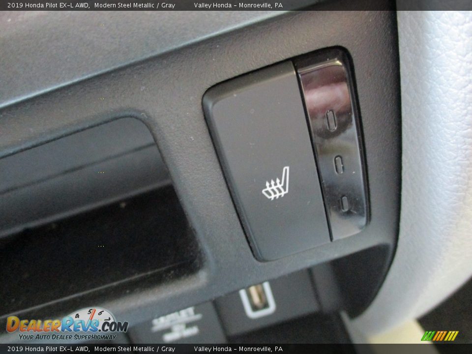 2019 Honda Pilot EX-L AWD Modern Steel Metallic / Gray Photo #17