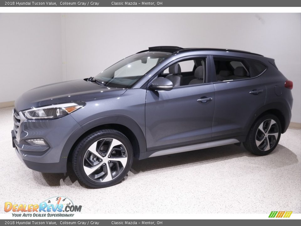 Front 3/4 View of 2018 Hyundai Tucson Value Photo #3