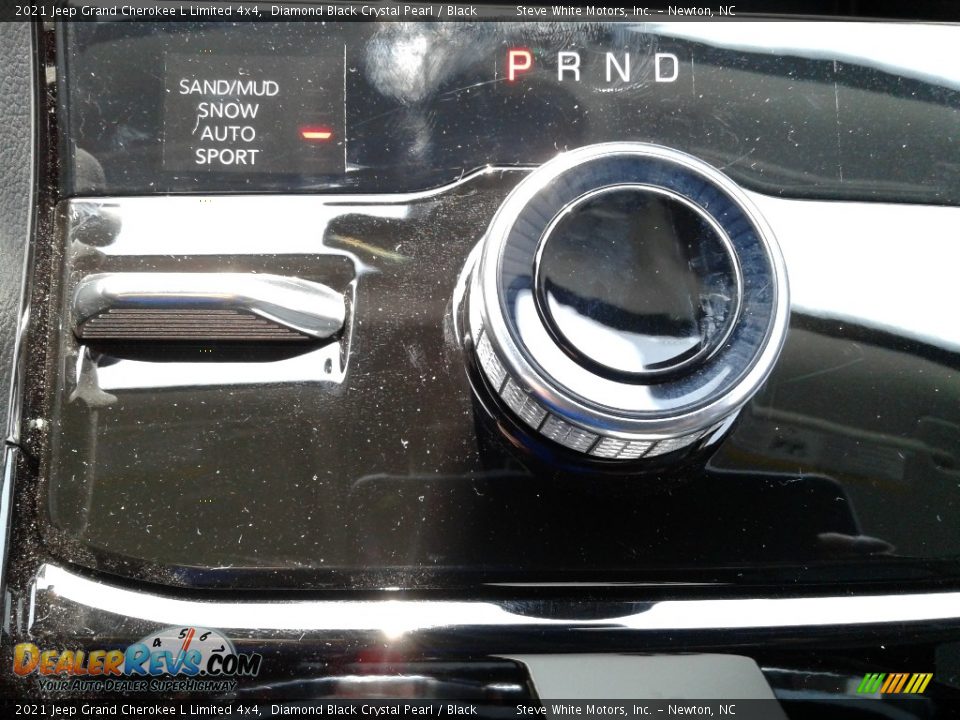 2021 Jeep Grand Cherokee L Limited 4x4 Diamond Black Crystal Pearl / Black Photo #26