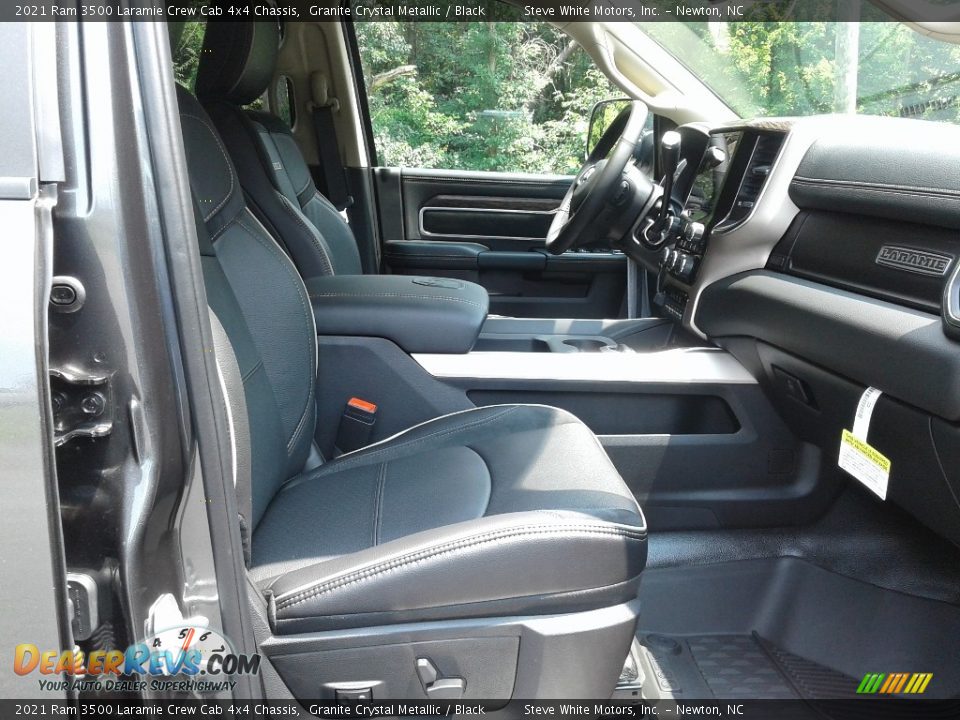 2021 Ram 3500 Laramie Crew Cab 4x4 Chassis Granite Crystal Metallic / Black Photo #17