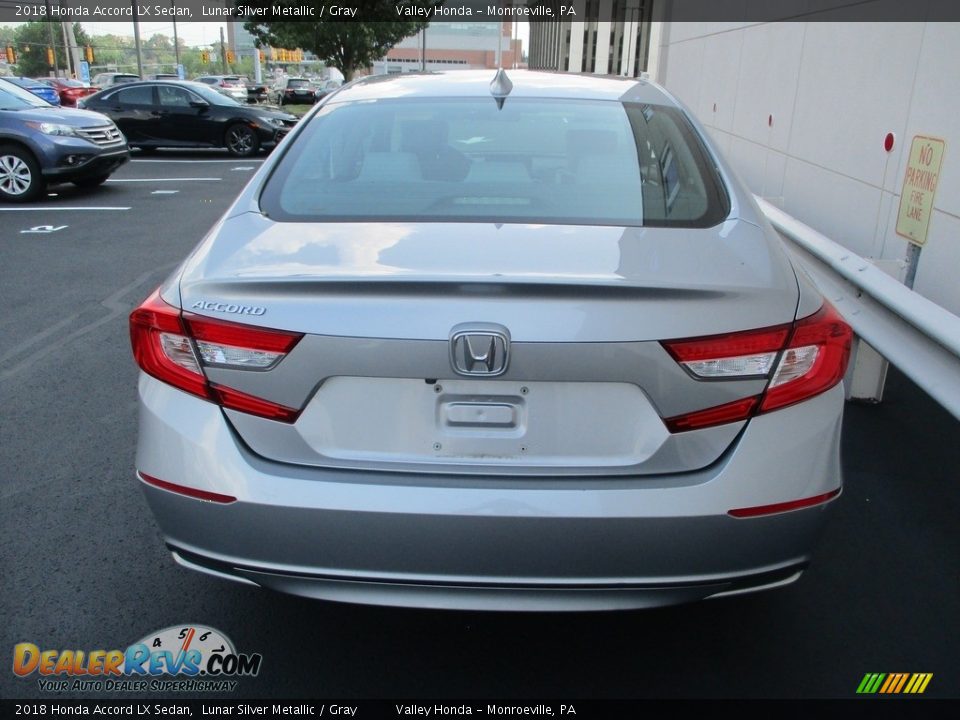 2018 Honda Accord LX Sedan Lunar Silver Metallic / Gray Photo #4