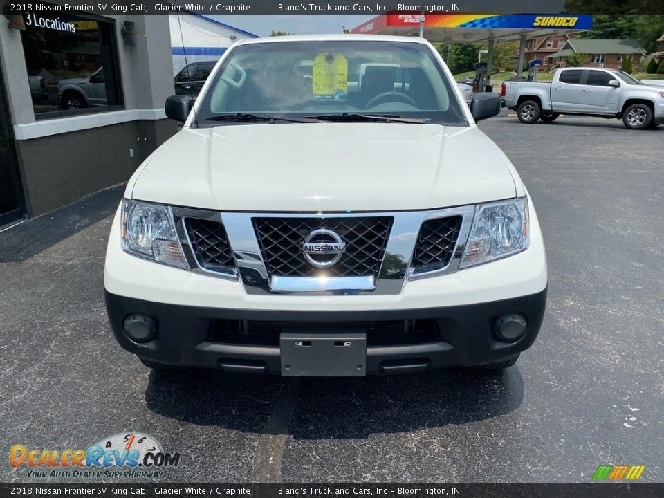 2018 Nissan Frontier SV King Cab Glacier White / Graphite Photo #3