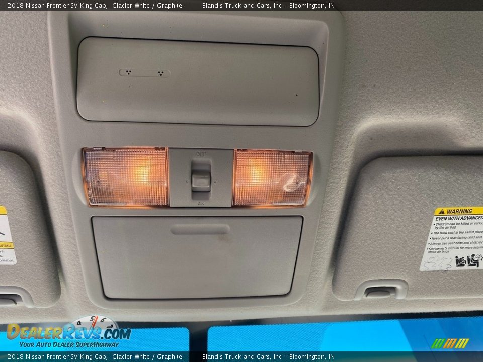 2018 Nissan Frontier SV King Cab Glacier White / Graphite Photo #26