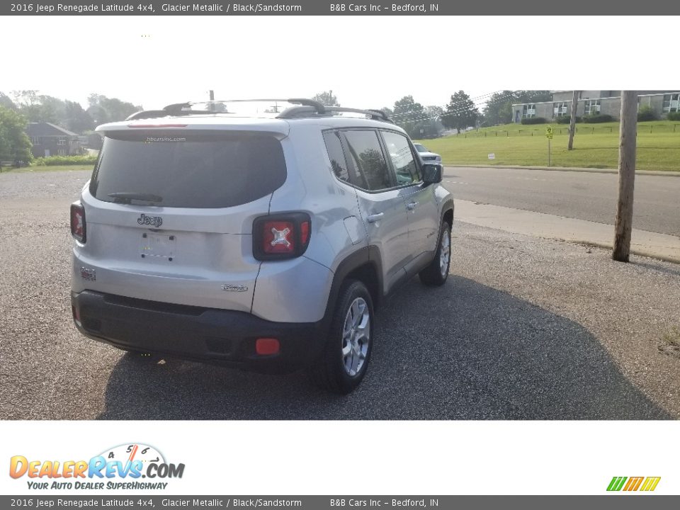 2016 Jeep Renegade Latitude 4x4 Glacier Metallic / Black/Sandstorm Photo #4