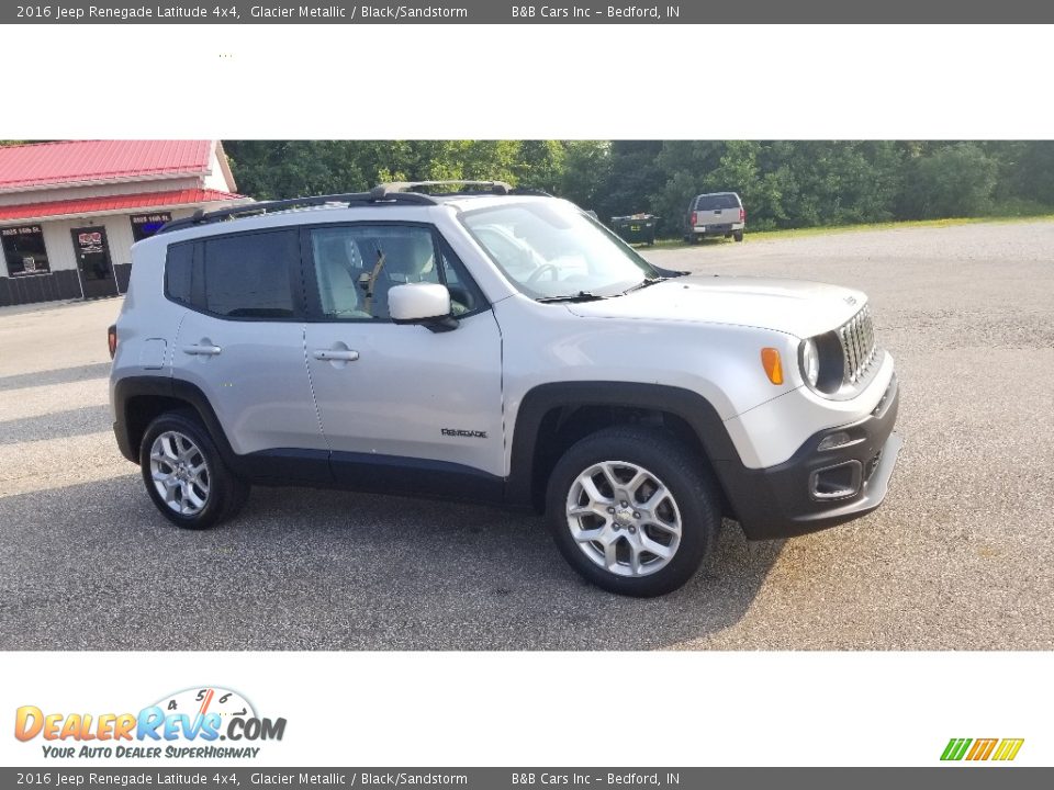 2016 Jeep Renegade Latitude 4x4 Glacier Metallic / Black/Sandstorm Photo #5