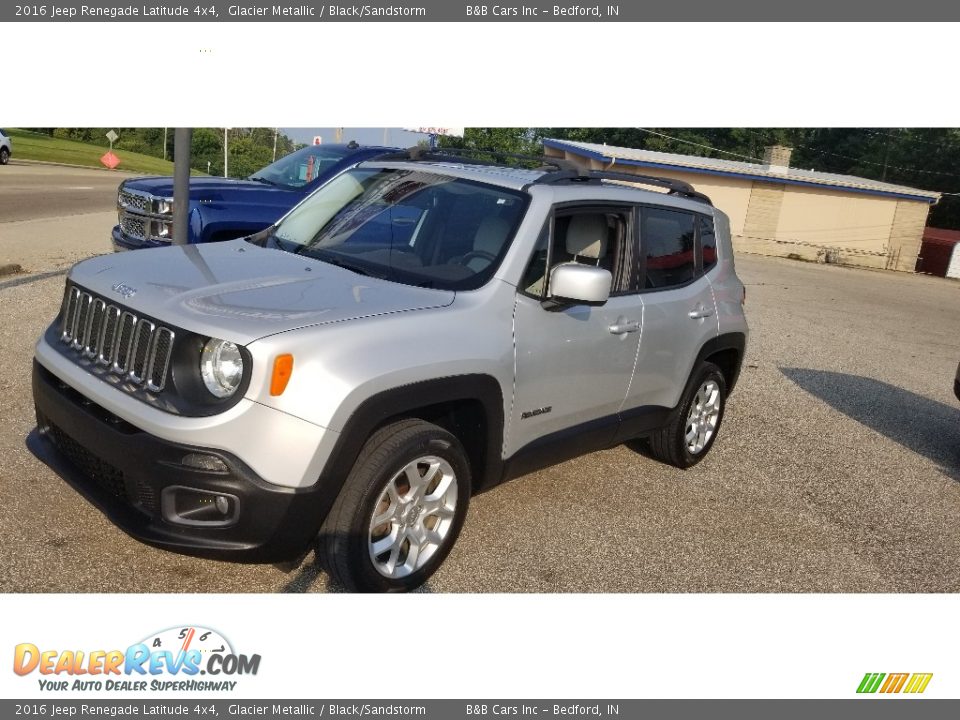 2016 Jeep Renegade Latitude 4x4 Glacier Metallic / Black/Sandstorm Photo #26