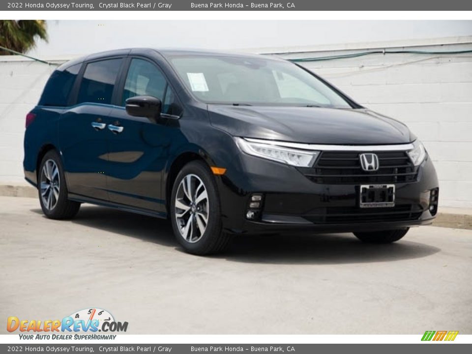 Front 3/4 View of 2022 Honda Odyssey Touring Photo #1