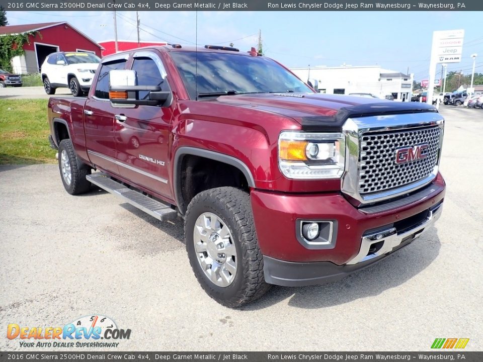 Front 3/4 View of 2016 GMC Sierra 2500HD Denali Crew Cab 4x4 Photo #8