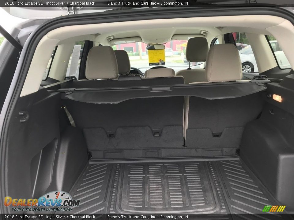 2018 Ford Escape SE Ingot Silver / Charcoal Black Photo #9