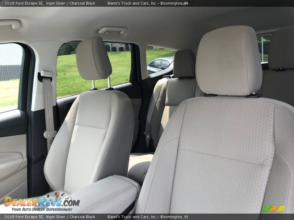 2018 Ford Escape SE Ingot Silver / Charcoal Black Photo #22