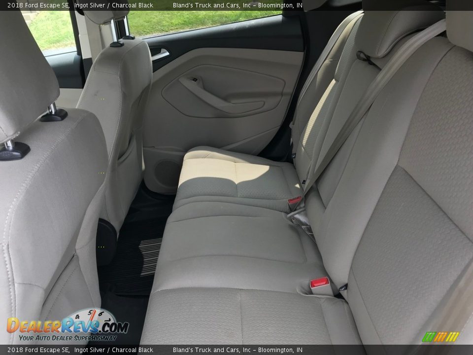 2018 Ford Escape SE Ingot Silver / Charcoal Black Photo #33