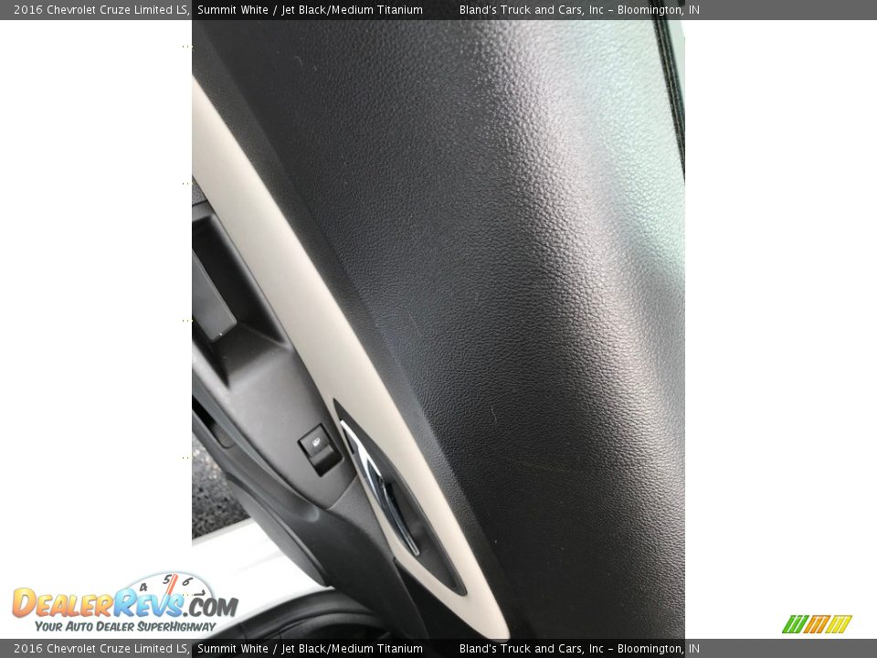 2016 Chevrolet Cruze Limited LS Summit White / Jet Black/Medium Titanium Photo #21