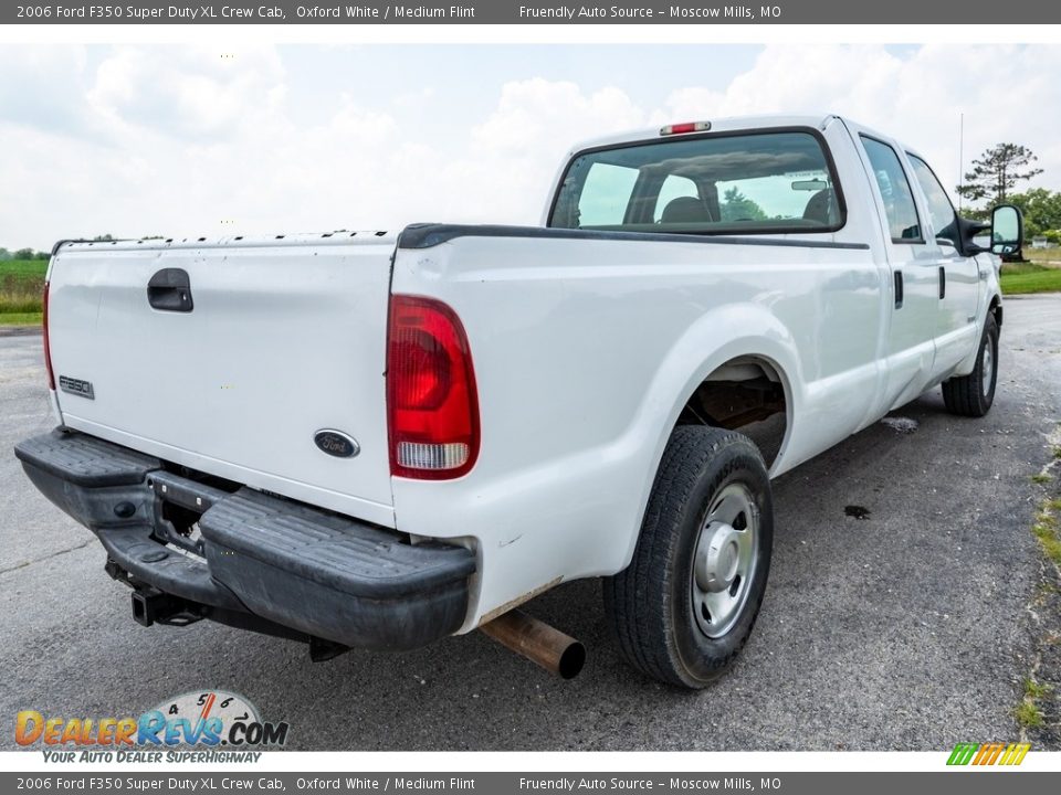 2006 Ford F350 Super Duty XL Crew Cab Oxford White / Medium Flint Photo #4