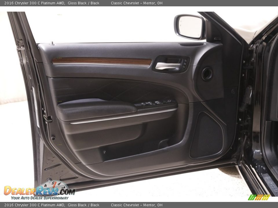 Door Panel of 2016 Chrysler 300 C Platinum AWD Photo #4