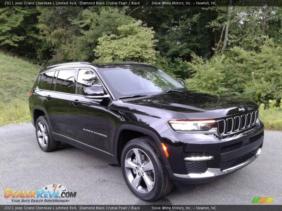 Front 3/4 View of 2021 Jeep Grand Cherokee L Limited 4x4 Photo #4