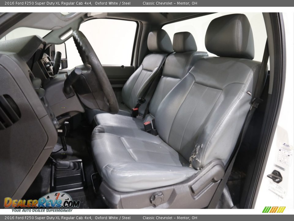 Front Seat of 2016 Ford F250 Super Duty XL Regular Cab 4x4 Photo #5