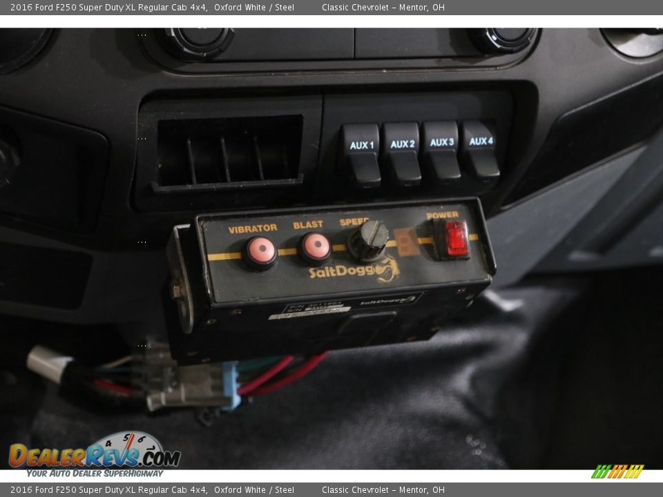 Controls of 2016 Ford F250 Super Duty XL Regular Cab 4x4 Photo #10