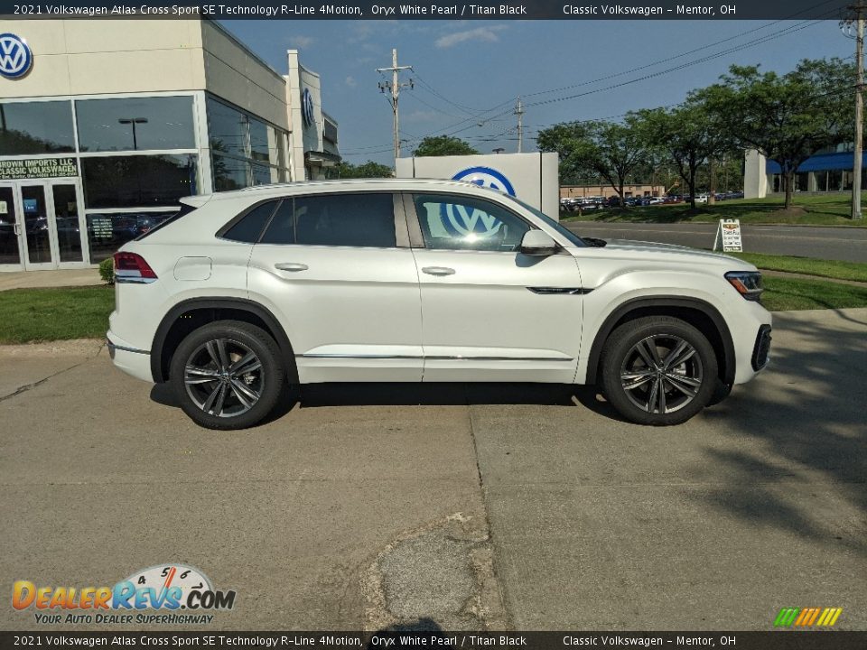 Oryx White Pearl 2021 Volkswagen Atlas Cross Sport SE Technology R-Line 4Motion Photo #2