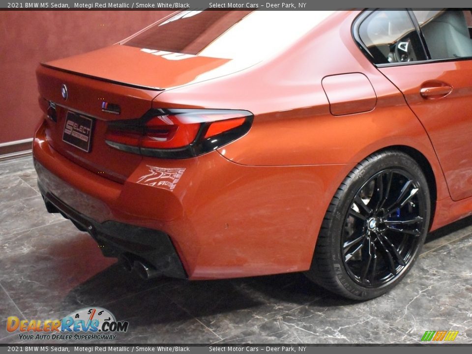 2021 BMW M5 Sedan Motegi Red Metallic / Smoke White/Black Photo #5