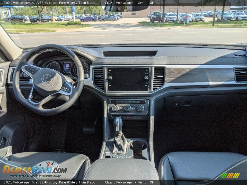 Dashboard of 2021 Volkswagen Atlas SE 4Motion Photo #3