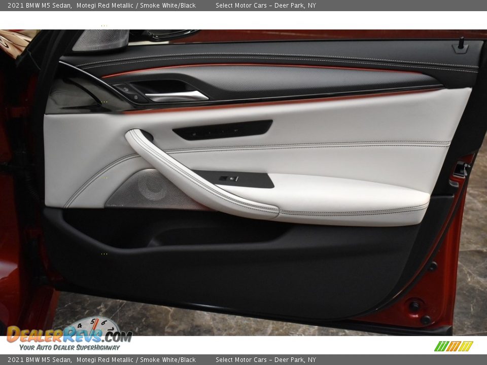 Door Panel of 2021 BMW M5 Sedan Photo #22